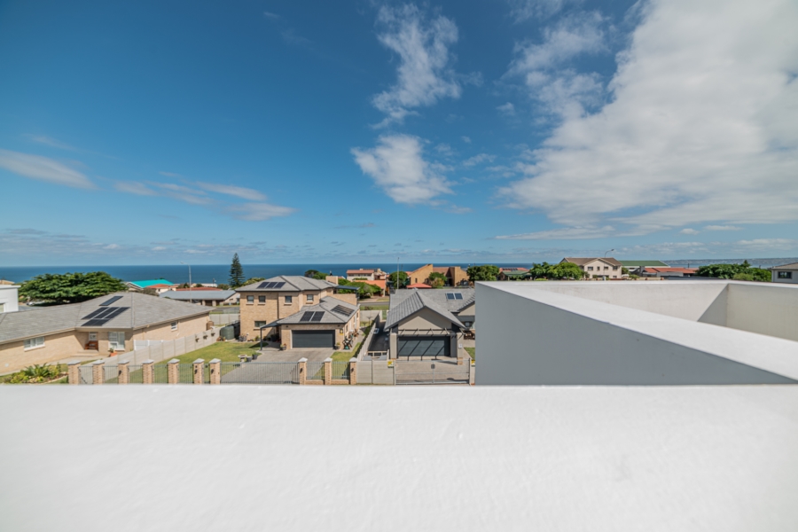 4 Bedroom Property for Sale in Reebok Western Cape